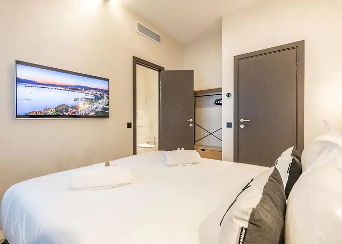 Bliss Triplex - Hyper Centre - Sauna - Bbq - Jacuzzi - Lracannes Apartment *