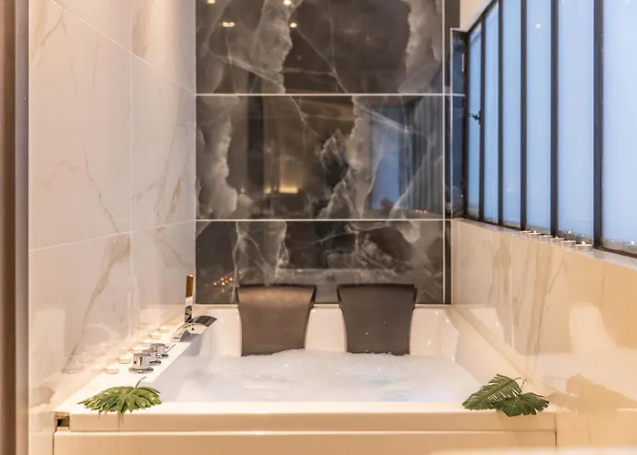 Apartment Bliss Triplex - Hyper Centre - Sauna - Bbq - Jacuzzi - Lracannes Cannes