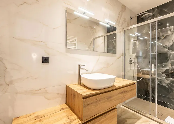 شقة Bliss Triplex - Hyper Centre - Sauna - Bbq - Jacuzzi - Lracannes
