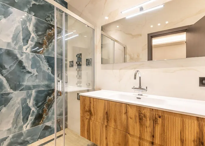 شقة Bliss Triplex - Hyper Centre - Sauna - Bbq - Jacuzzi - Lracannes *